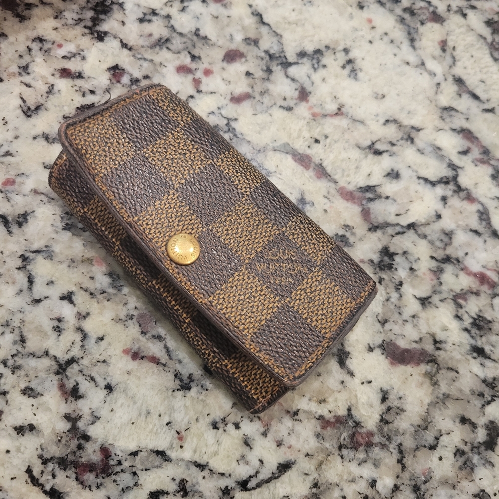 Lv 4 key holder